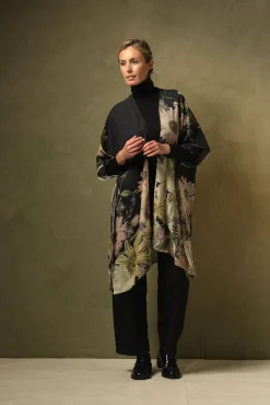 Daisy Black Wool Throwover