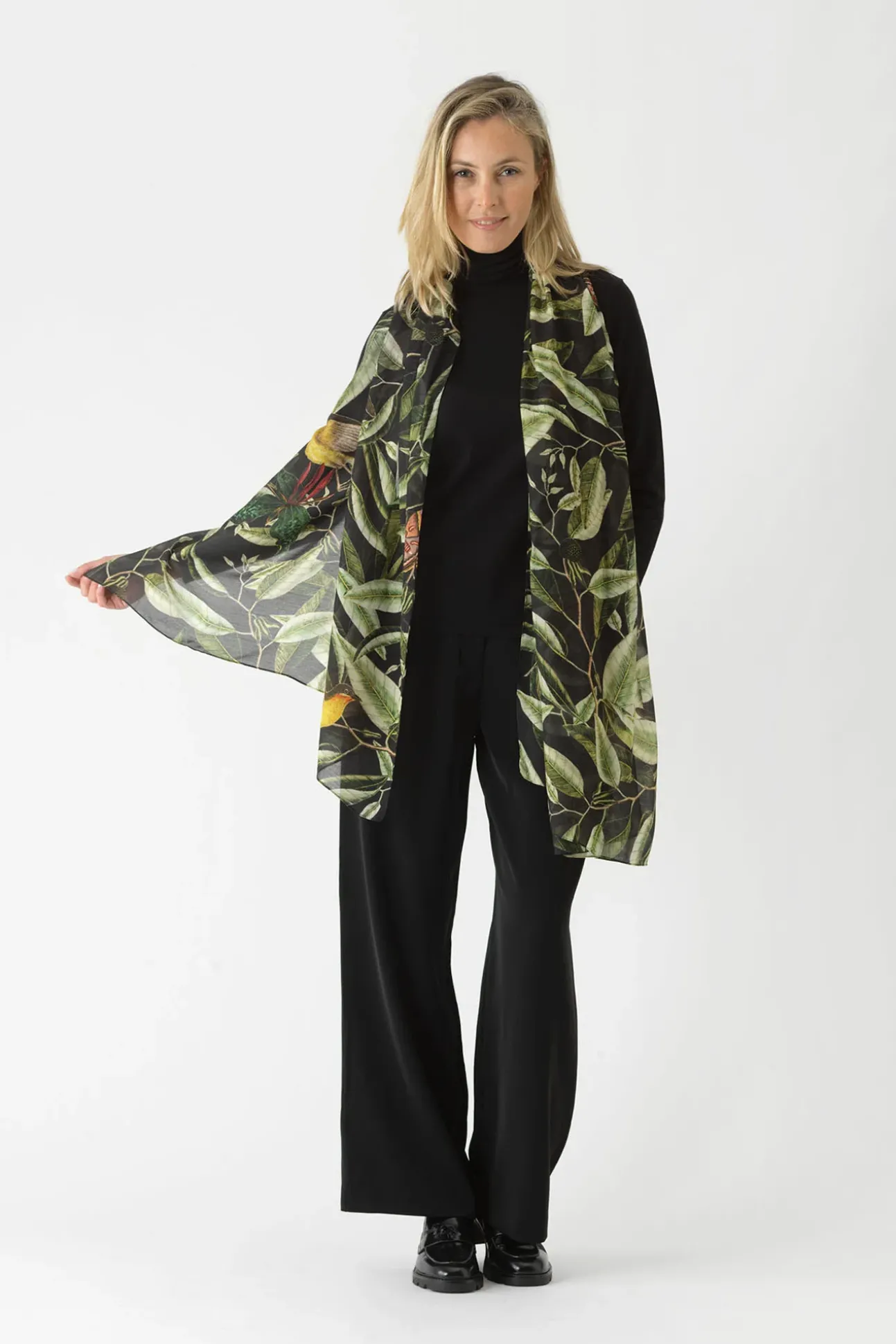 Kew Evergreen Black Scarf